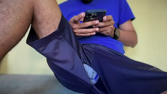 Snapshot of EnriquePersian197 chatting on March 2, 9:52 pm EnriquePersian197 online show from March 2, 9:52 pm