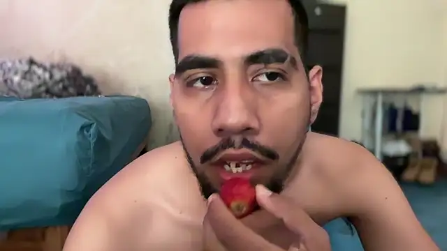 Snapshot of EnriquePersian197 chatting on January 19, 3:21 pm EnriquePersian197 online show from January 19, 3:21 pm