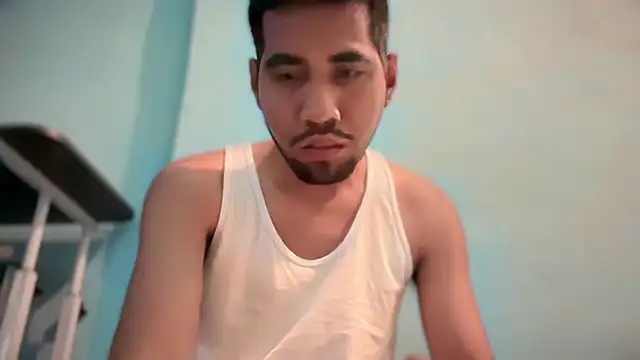 Snapshot of EnriquePersian197 chatting on March 1, 8:10 pm EnriquePersian197 online show from March 1, 8:10 pm