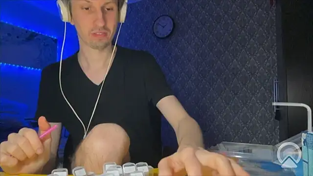 Aki-Laky online show from February 24, 8:53 pm