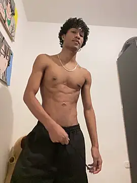 Snapshot of Masterikee chatting on February 7, 1:53 pm Masterikee online show from February 7, 1:53 pm