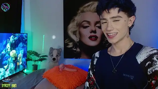 maxiy 001 online show from November 7, 6:50 am