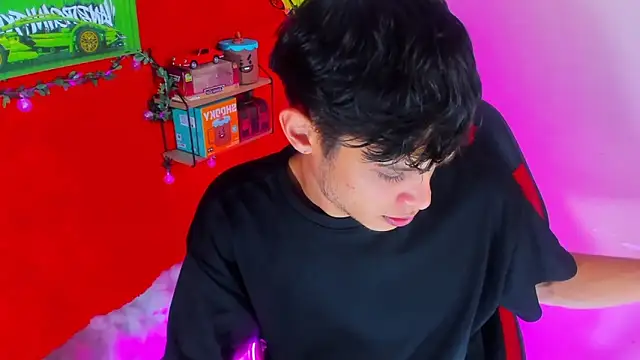 Snapshot of LilOwen_ chatting on September 15, 7:26 pm LilOwen  online show from September 15, 7:26 pm