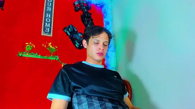 Snapshot of LilOwen_ chatting on March 22, 3:41 am LilOwen  online show from March 22, 3:41 am