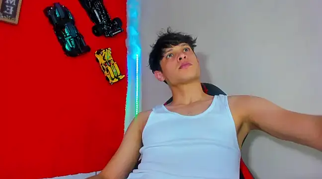 Snapshot of LilOwen_ chatting on March 2, 10:45 pm LilOwen  online show from March 2, 10:45 pm