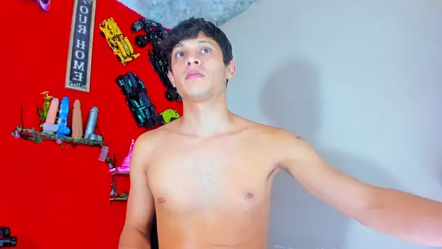 Snapshot of LilOwen_ chatting on October 21, 10:12 pm LilOwen  online show from October 21, 10:12 pm