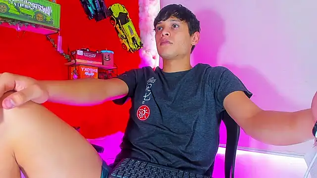 Snapshot of LilOwen_ chatting on October 2, 7:29 pm LilOwen  online show from October 2, 7:29 pm