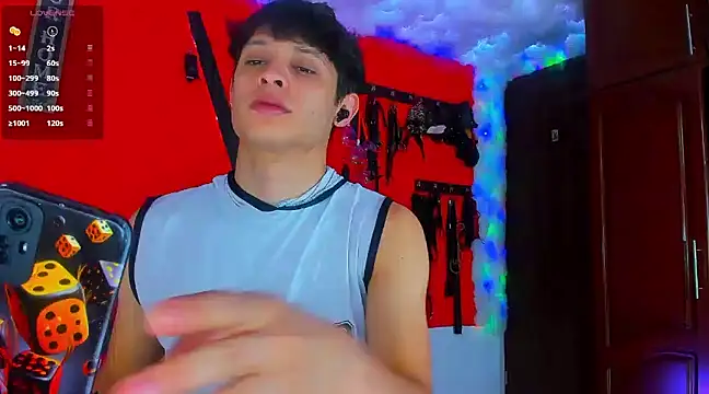 Snapshot of LilOwen_ chatting on March 13, 2:27 am LilOwen  online show from March 13, 2:27 am