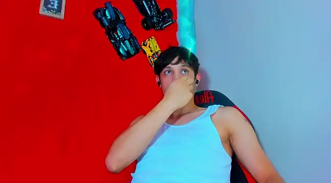 Snapshot of LilOwen_ chatting on March 7, 11:37 pm LilOwen  online show from March 7, 11:37 pm