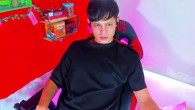 Snapshot of LilOwen_ chatting on September 21, 7:14 pm LilOwen  online show from September 21, 7:14 pm