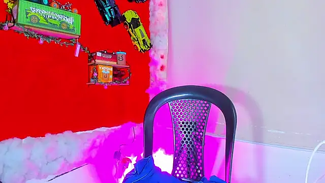 Snapshot of LilOwen_ chatting on September 28, 7:12 pm LilOwen  online show from September 28, 7:12 pm