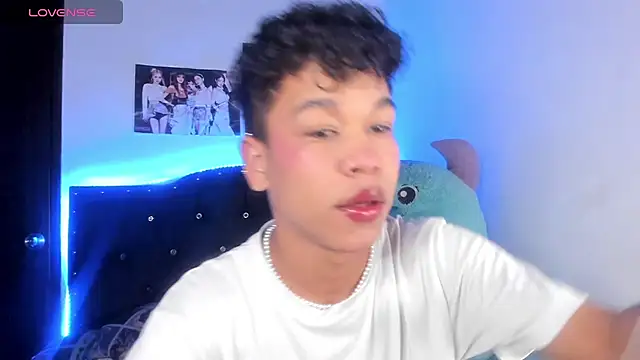 MateoAngel- online show from March 7, 11:16 pm