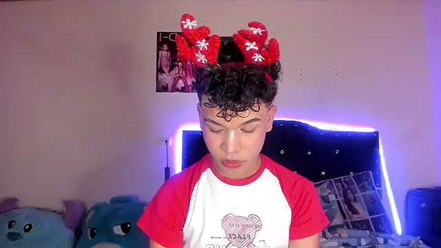 MateoAngel- online show from December 10, 9:43 pm