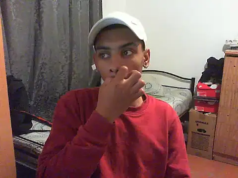 Snapshot of 29YOURZ_28_ chatting on September 10, 6:50 pm 29YOURZ 28  online show from September 10, 6:50 pm