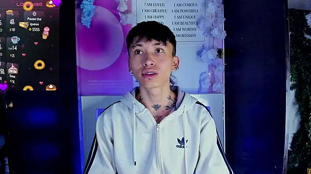 juniior 2311  online show from February 12, 9:22 pm