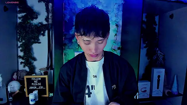 juniior 2311  online show from March 9, 12:21 am