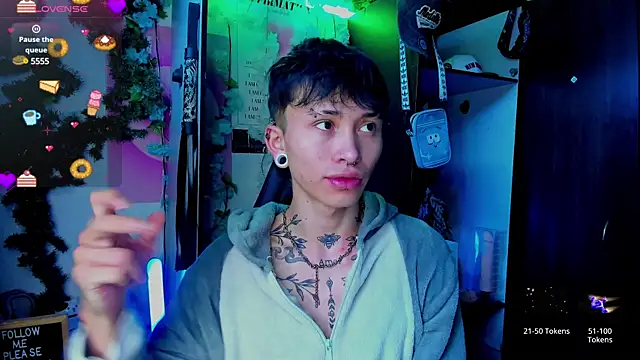 juniior 2311  online show from March 21, 12:17 pm