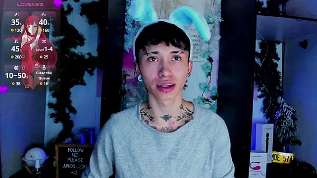 juniior 2311  online show from February 27, 10:20 pm