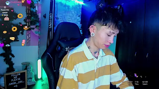 juniior 2311  online show from March 15, 11:19 am