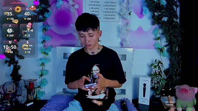 juniior 2311  online show from January 29, 8:04 pm