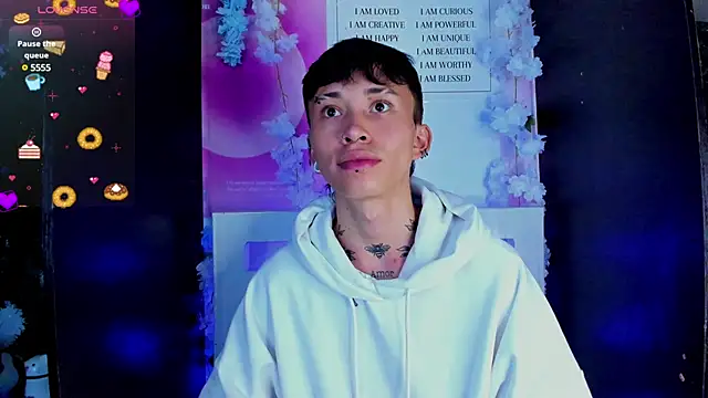 juniior 2311  online show from February 15, 7:28 pm