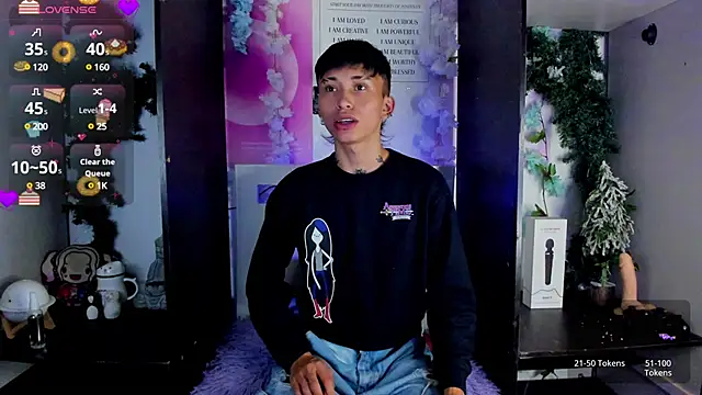 juniior 2311  online show from February 6, 9:38 pm