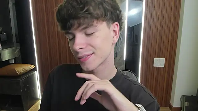 calvin love you online show from April 11, 5:16 pm