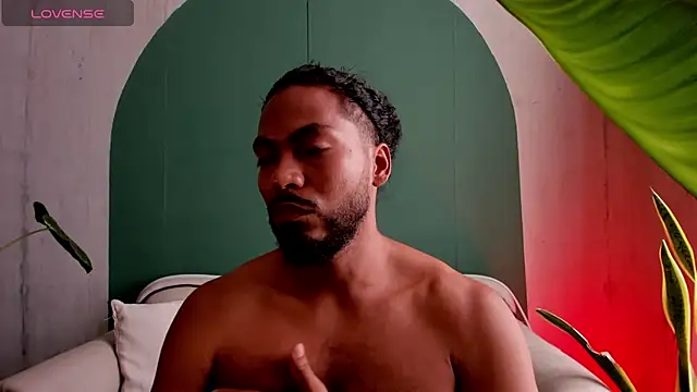 noah jones   online show from April 22, 8:13 pm