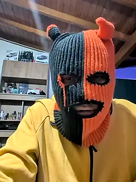 Snapshot of dans1993med03 chatting on October 20, 4:49 am dans1993med03 online show from October 20, 4:49 am