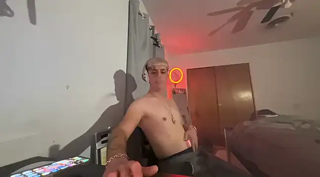 Snapshot of twentywithafelonyy chatting on December 5, 10:44 am twentywithafelonyy online show from December 5, 10:44 am