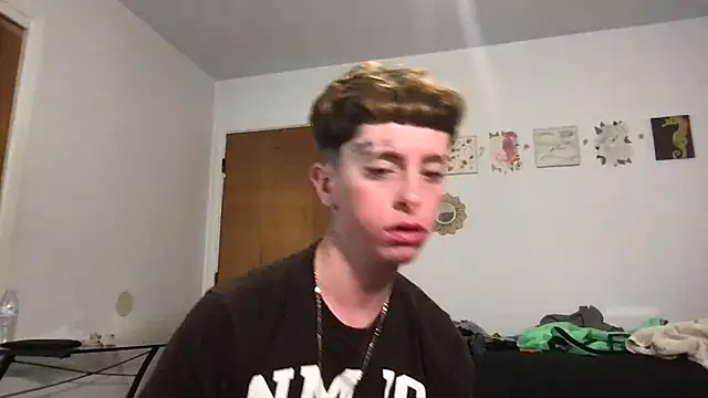 Snapshot of twentywithafelonyy chatting on September 11, 10:25 am twentywithafelonyy online show from September 11, 10:25 am