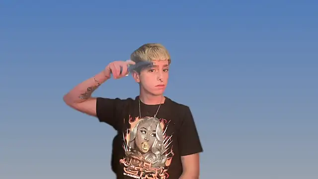 Snapshot of twentywithafelonyy chatting on February 5, 8:32 am twentywithafelonyy online show from February 5, 8:32 am