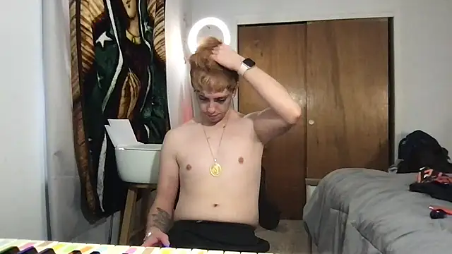 Snapshot of twentywithafelonyy chatting on December 12, 9:37 pm twentywithafelonyy online show from December 12, 9:37 pm