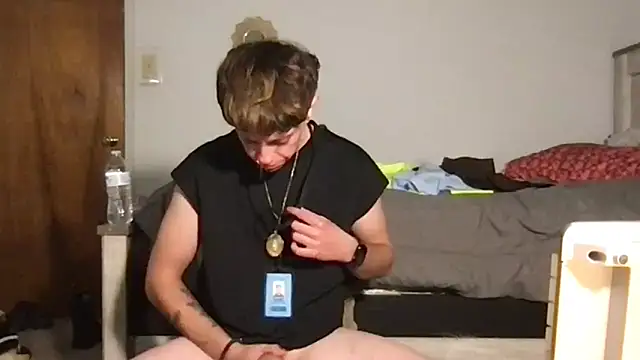 Snapshot of twentywithafelonyy chatting on October 12, 5:23 am twentywithafelonyy online show from October 12, 5:23 am