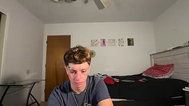 Snapshot of twentywithafelonyy chatting on September 10, 9:19 am twentywithafelonyy online show from September 10, 9:19 am