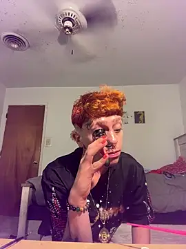 Snapshot of twentywithafelonyy chatting on October 13, 6:19 am twentywithafelonyy online show from October 13, 6:19 am