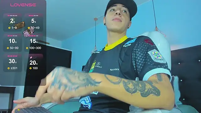 Lobo 17  online show from January 18, 4:03 am