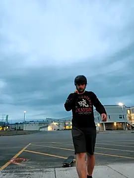 QcMisterv13 online show from April 18, 11:48 pm