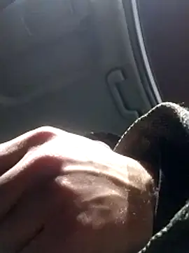 Snapshot of QcMisterv13 chatting on December 3, 3:18 am QcMisterv13 online show from December 3, 3:18 am