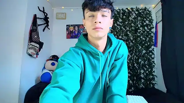 Snapshot of twink_sebas_ chatting on February 8, 6:22 pm twink sebas  online show from February 8, 6:22 pm