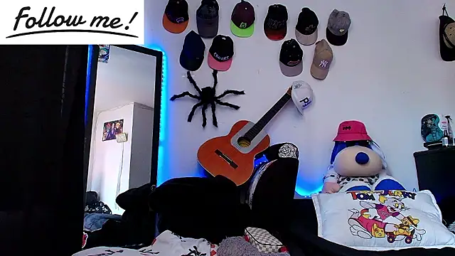 Snapshot of twink_sebas_ chatting on December 2, 5:46 pm twink sebas  online show from December 2, 5:46 pm