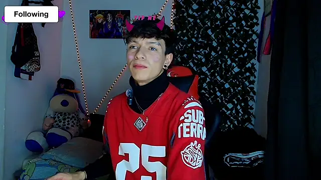 Snapshot of twink_sebas_ chatting on February 26, 4:25 am twink sebas  online show from February 26, 4:25 am