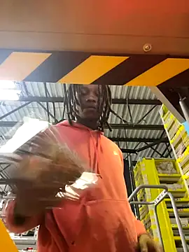 Snapshot of sneakylink13__ chatting on October 20, 1:20 am sneakylink13   online show from October 20, 1:20 am