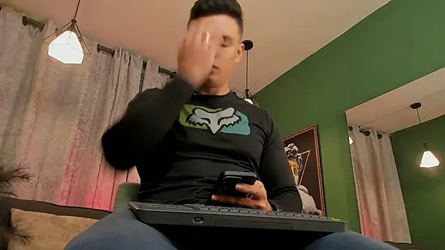 Snapshot of Jake_Tylerr_ chatting on September 29, 11:55 pm Jake Tylerr  online show from September 29, 11:55 pm