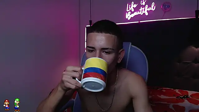 JackSwan18 online show from December 5, 5:07 pm