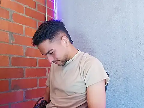 Leandro valenzuela online show from September 24, 4:05 pm