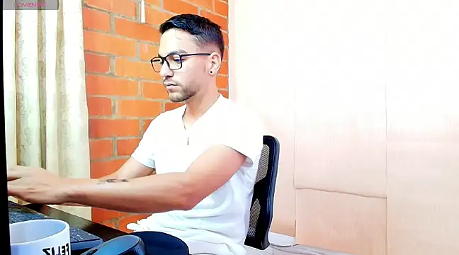 Leandro valenzuela online show from March 11, 2:40 pm