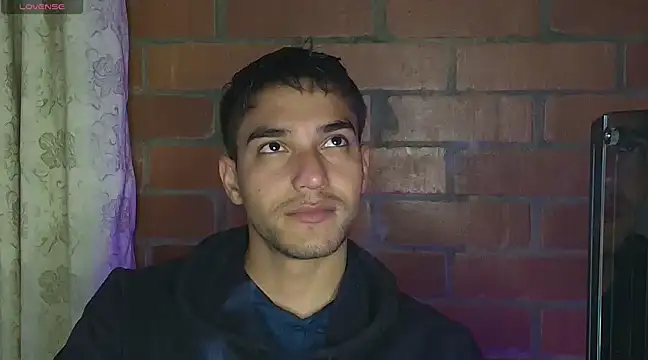 Leandro valenzuela online show from February 14, 3:54 am