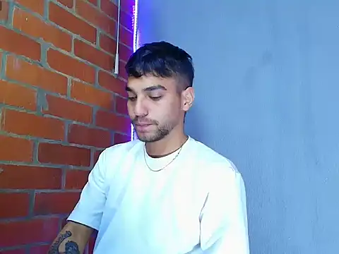 Leandro valenzuela online show from September 28, 1:47 am