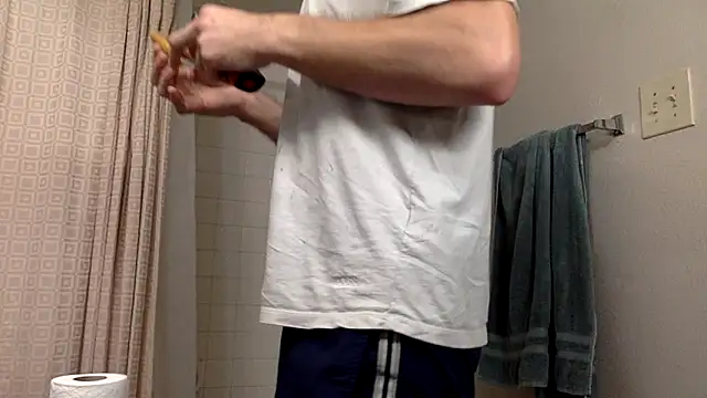 Snapshot of ChillzPnp chatting on October 9, 3:22 am ChillzPnp online show from October 9, 3:22 am